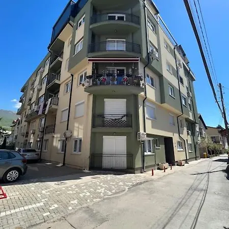 Cozy In With Free Parking Apartment
