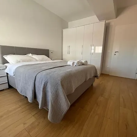 Apartment Cozy In With Free Parking *